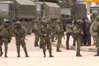 Російські спецслужбовці тримають під озброєною вартою відділ кадрів прикордонників