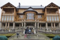 Кабмін вирішив розпродати всі державні резиденції та дачі
