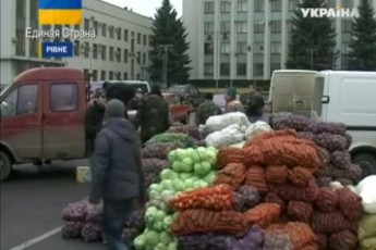 З Західної України в Крим прямує фура з провізією