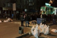 Проросійські активісти побилися з міліціонерами біля УСБУ