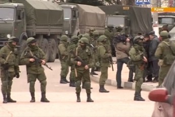 Озброєні люди в Криму змушували ставати на коліна українського генерала