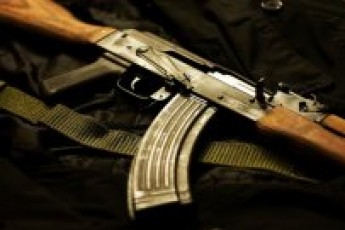 Невідомі розстріляли двох чоловіків прямо у кафе