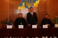 Сім'ям лучан, які опинились в складних життєвих обставинах, вручили подарунки