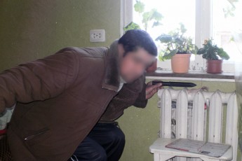 На Волині син порізав батька, бо не домовились який канал дивитись