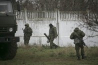 Збройний напад у Криму: прикордонників виводили під дулами пістолетів
