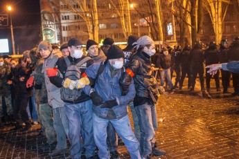 Відео жахливого побоїща після антивоєнного мітингу