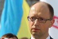 Яценюк заявив, що конфлікт з РФ перейшов з політичної стадії у воєнну