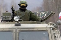 Військові в Криму припинили опір і здають зброю