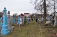 Неповнолітнього волинянина зарізали на кладовищі