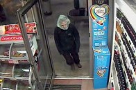 В Луцьку на зупинці «обчистили» магазин