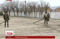 У Феодосії штурмують морпіхів. ВІДЕО
