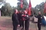 Підозрілі молодики відслідковують рух військової техніки на Донеччині. ВІДЕО