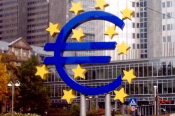 Скоро в Україні євро замінить гривню