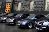 Українці зможуть на аукціоні придбати урядові авто