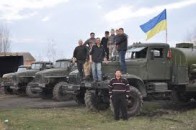 Волиняни власним коштом ремонтують військову техніку