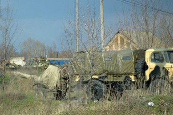 На Донеччині помітили розвантаження БРДМ і протитанкових гармат