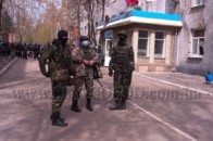 Слов'янські сепаратисти продовжують безчинства: захоплено СБУ