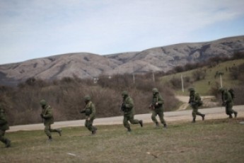 Спецпризначенці, які захопили Раду Криму, здійснюють захоплення на Сході