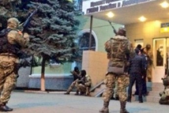 Звільнення Донбасу: в небі кружляють вертольоти, чутно автоматні черги ВІДЕО