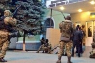Звільнення Донбасу: в небі кружляють вертольоти, чутно автоматні черги ВІДЕО