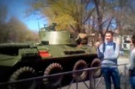 Російська армія заходить у прикордонне з Україною місто ВІДЕО