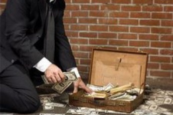 На волині кавалер пограбував жінку поки вона спала