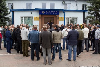 На Волині пікетували міський паспортний стіл