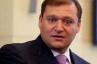 У Луцьку багном та зеленкою «прикрасили» білборди Добкіна