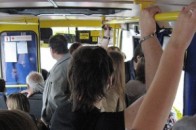 Невідомі на трьох авто обстріляли маршрутку з людьми: є постражалі
