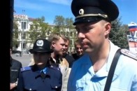У Криму почали розганяти мирні мітинги