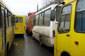 Луцький виконком вимагає в перевізників показати прибутки