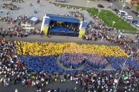 Положинський від імені Луцька присідав за єдність України ВІДЕО