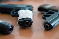 Як волиняни здають зброю в міліцію