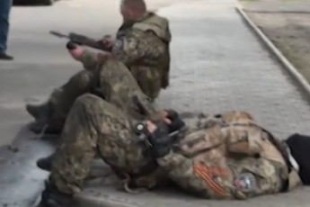 Терористи обстріляли мікроавтобус: є загиблі