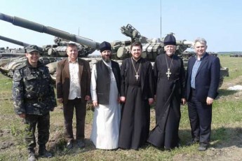 На Волині церкви Київського та Московського патріархатів об’єднались заради допомоги військовим