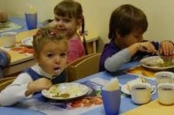 У луцьких садочках економили на харчуванні для дітей