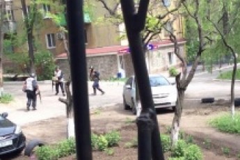 У Маріуполі перестрілка, є постраждалі ВІДЕО