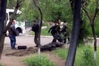 Бій у Маріуполі: 8 бойовиків знищені, в центр міста їдуть танки ВІДЕО