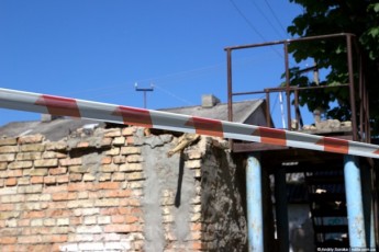 На Волині сміттєзбірник обвалився прямо на дах автомобіля