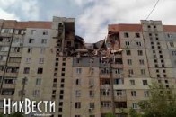 Під завалами будинку у Миколаєві залишаються живі люди ВІДЕО