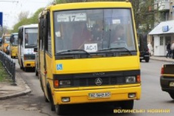 Луцькі перевізники неочікувано знизили ціни на проїзд в маршрутках