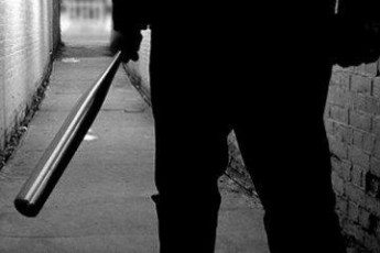 У Луцьку невідомий битою побив працівника автозаправки