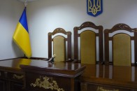 Судили лучанку за те, що син ніби розмалював під'їзд