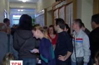 Як українці штурмують відділи ведення реєстру виборців ВІДЕО