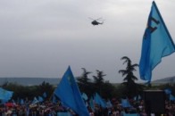 Вертольоти окупантів намагаються зірвати жалобні мітинги кримських татар ВІДЕО