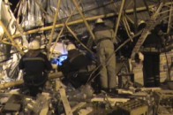 Вітер повалив будівельний кран у Харкові, загинула жінка ВІДЕО