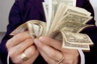 Волинські митники отримуватимуть зарплату 1000 доларів?