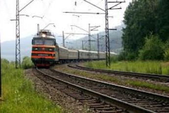 Поблизу Луцька поїзд ледь не збив чоловіка