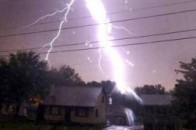 Блискавка влучила у господарську будівлю волинянина