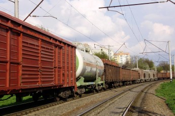 Лучанин ледь не втрапив під колеса вантажного поїзда